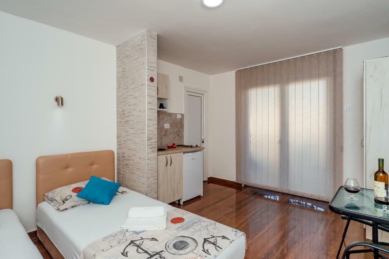 Afterglow Apartment